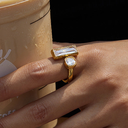 Bague géométrique zircon rond et rectangulaire