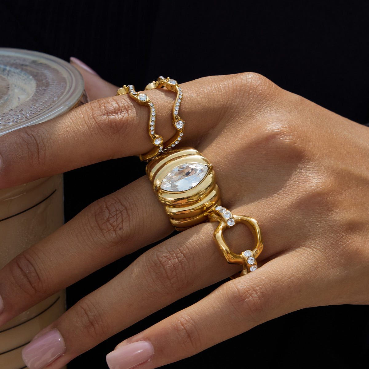 Chevalière plaquée or 18k et zircon ovale