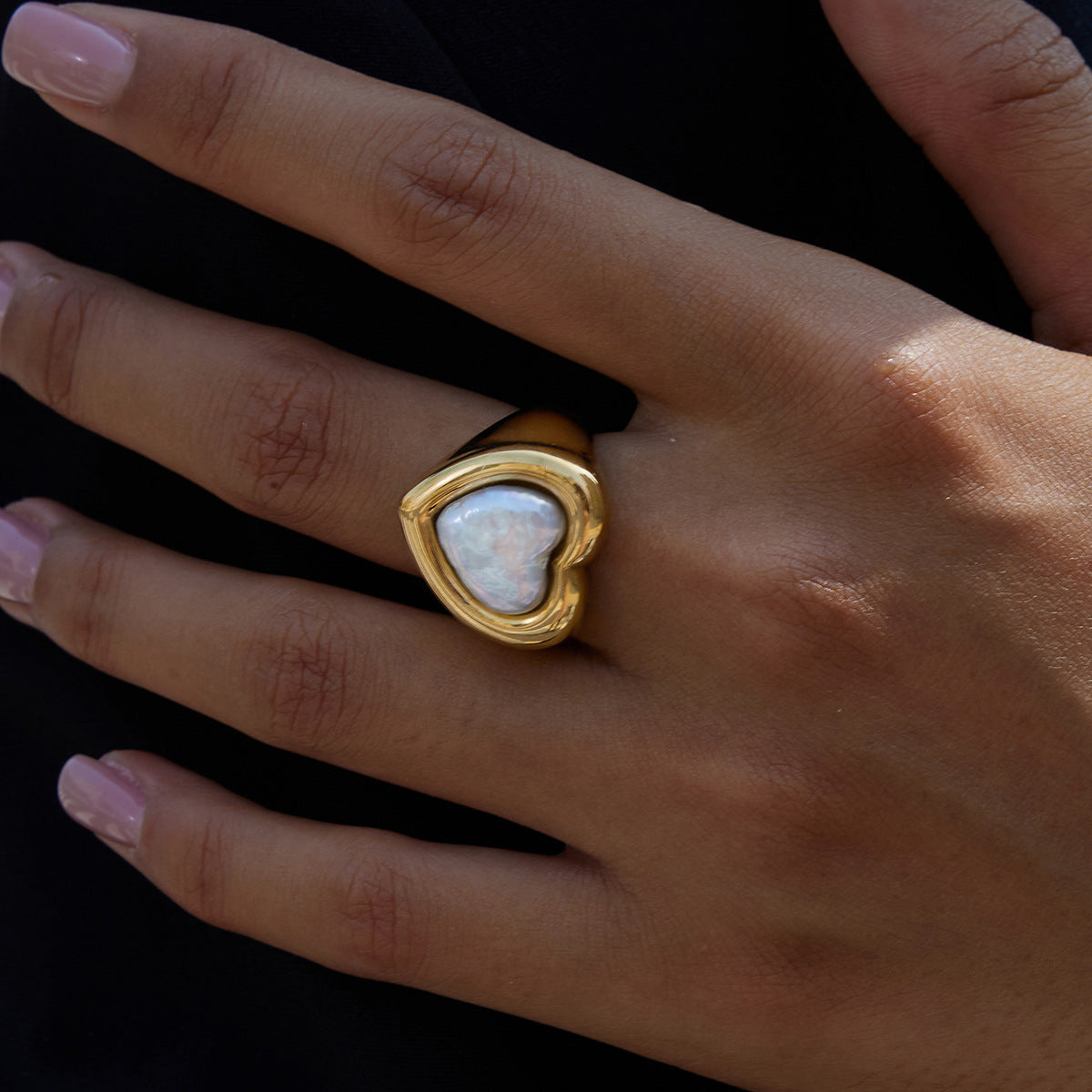 Bague en acier inoxydable avec coeur nacre taille 54 55