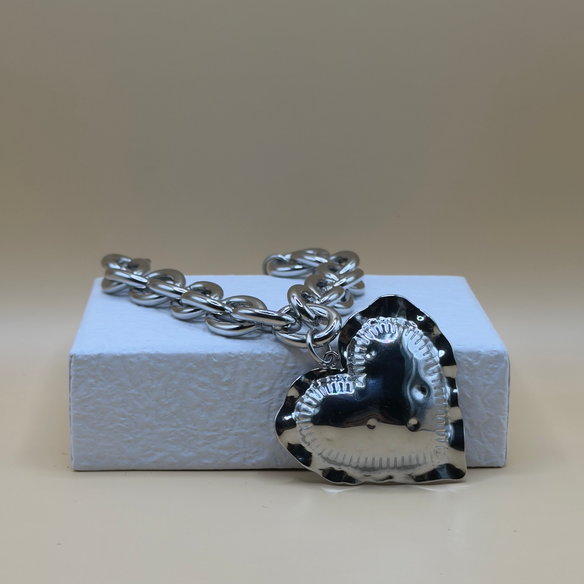 Bracelet coeur martelé acier inoxydable argent