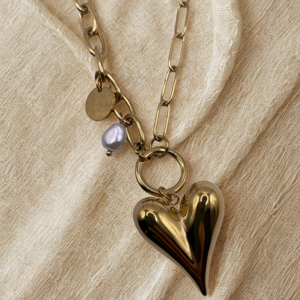 Collier plaqué or avec pendentif coeur et perle de nacre blanche